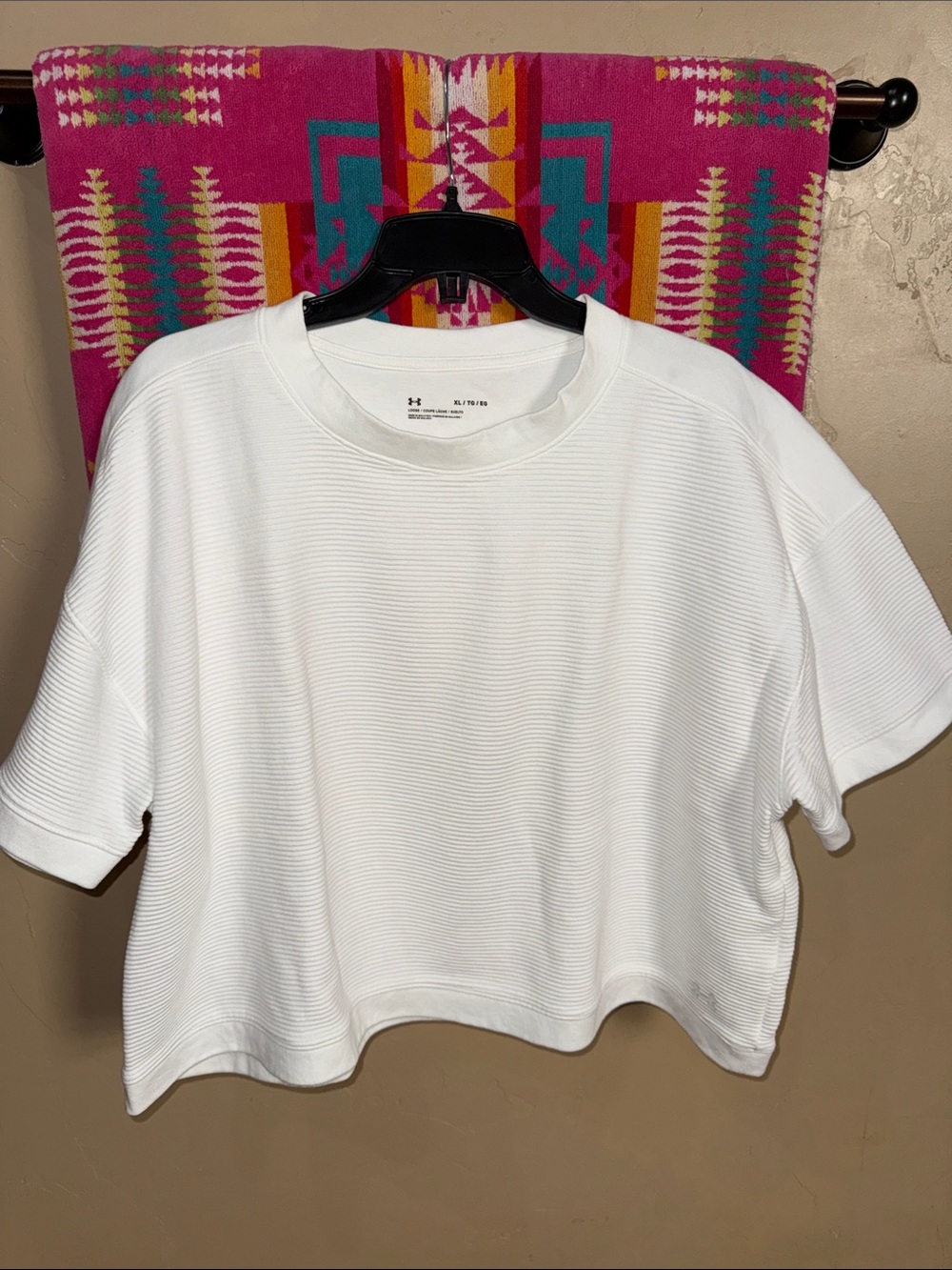 New-under armour thick ribbed cropped T shirt•white• SIZE XL•loose fit•women